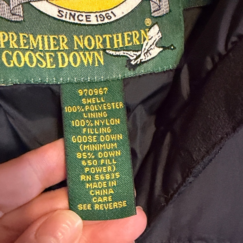 Cabela's Black Quilted Vest - Picture 3 of 9